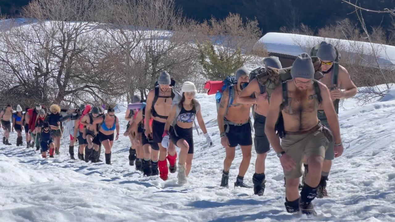 Gruppo Warm Inside in cammino sulla neve
